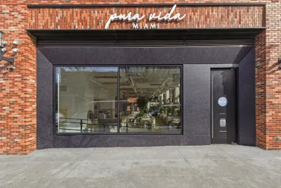 25 Kent Ave, Brooklyn, NY 11249-83
