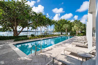 SouthgateTowers_Amenities_Pool4