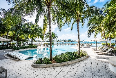 SouthgateTowers_Amenities_PoolDeck2